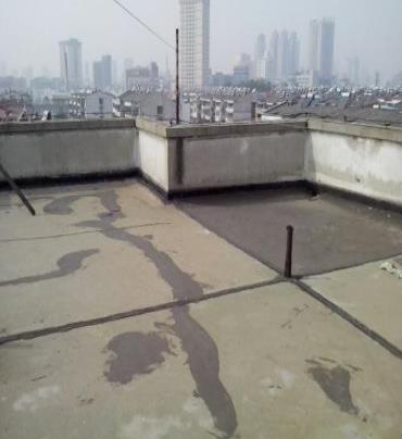 马关漏水维修 楼顶漏水是什么原因，楼顶漏水维修方法是什么?